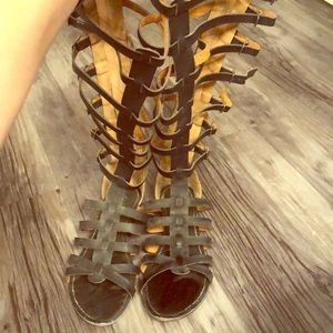 Mid-length gladiator sandals